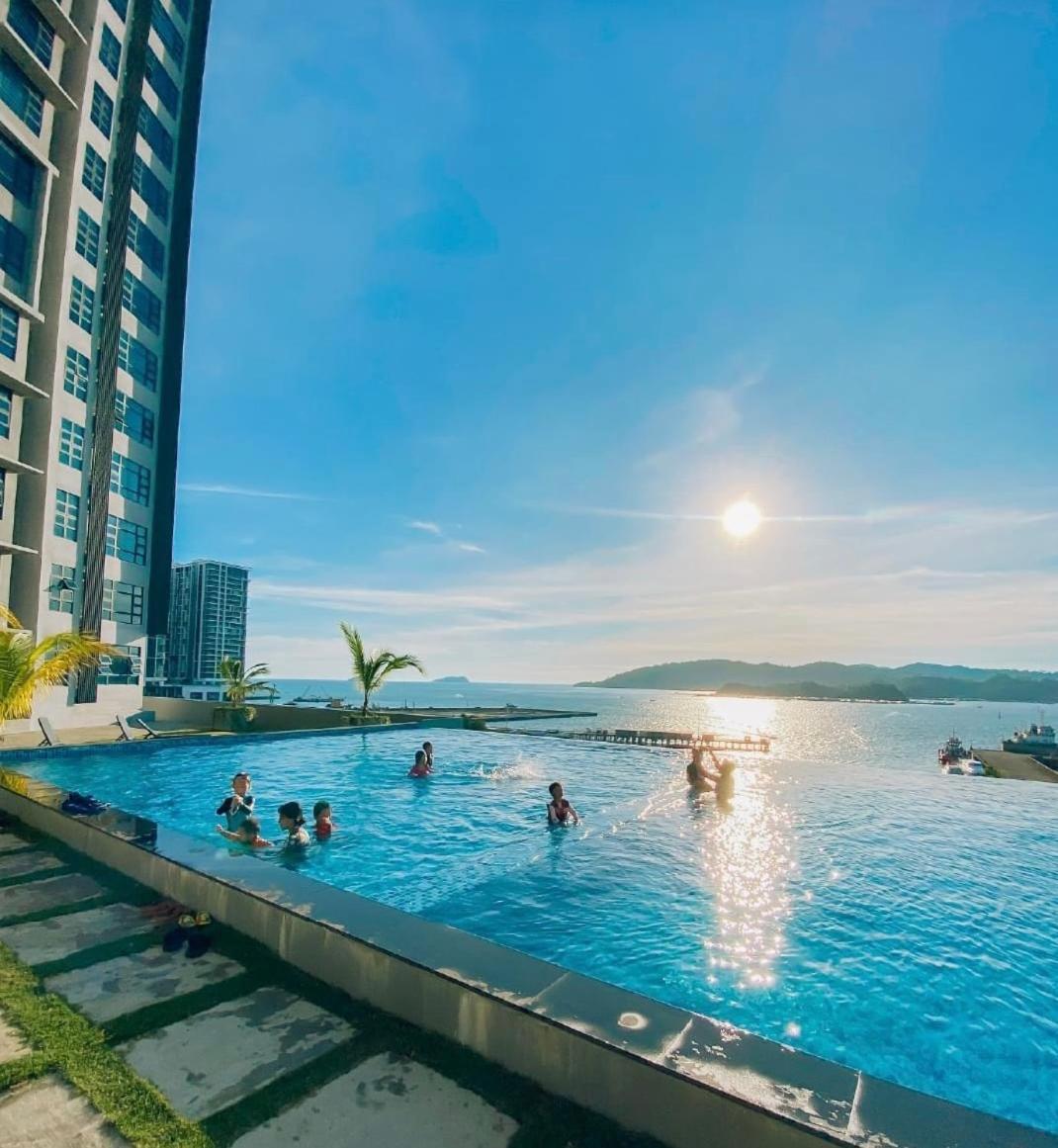 Seaview Luxury Condo Homestay 2Bed 2Bath Jesselton Quay By R2 Residence Kota Kinabalu Extérieur photo
